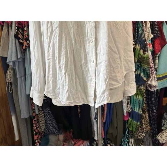 Torrid Long Sleeve Crinkle Button Down Pocket Front Blouse White Collared 1 (1X) - Picture 2 of 8